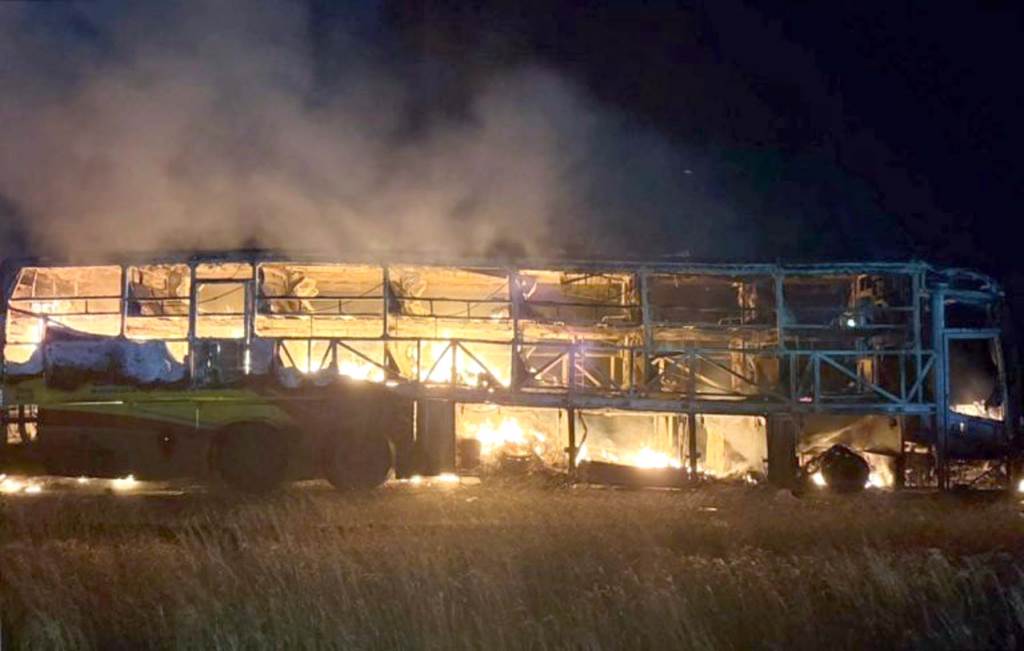 Andhra Pradesh 20 dead as private bus bound for Bengaluru catches fire